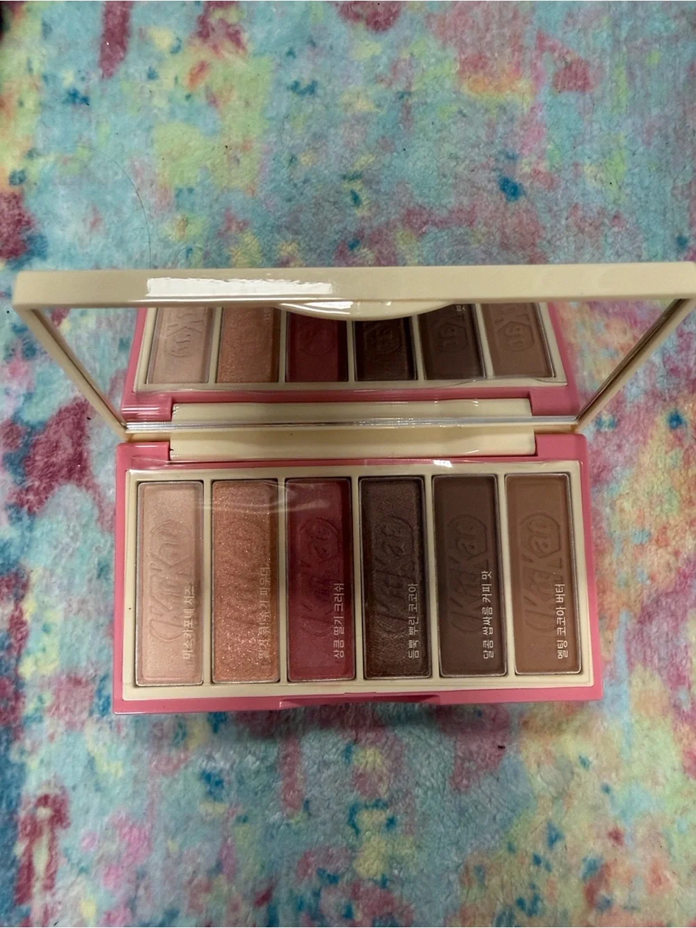 Etude House x KitKat Pink Stripe Eyeshadow Palette
